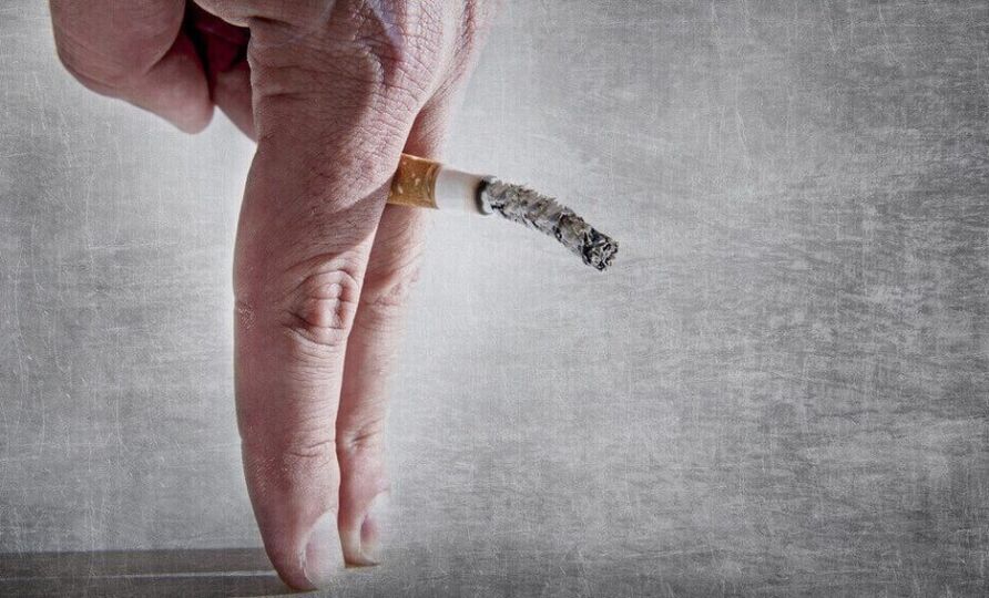 喫煙は勃起に悪影響を及ぼす